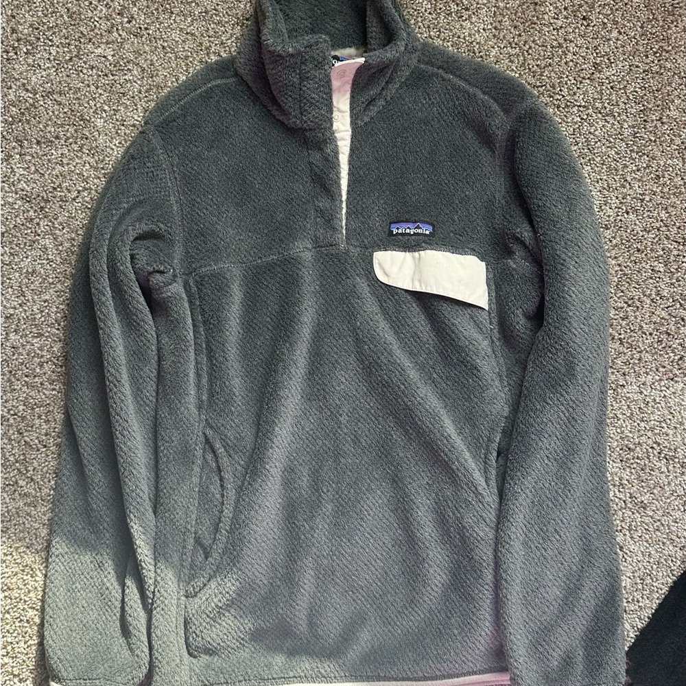 Patagonia Gray and Cream Men's Zip Up Sweater